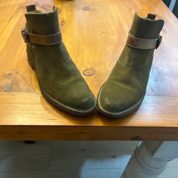 Suede boots - Picture 9 of 9